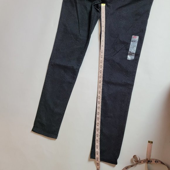 Levi's 720 Hi Rise Skinny Jeans Sz 24 - Picture 16 of 16